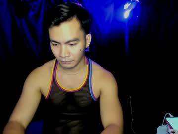 Watch 000batman000 performing live on BoomCams free cam network