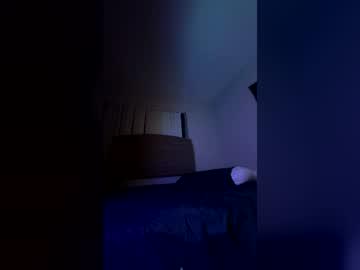 Watch 8inchhick performing live on BoomCams free cam network