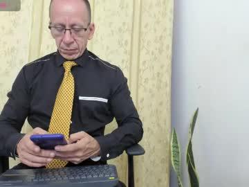 Watch _axelking1_ performing live on BoomCams free cam network