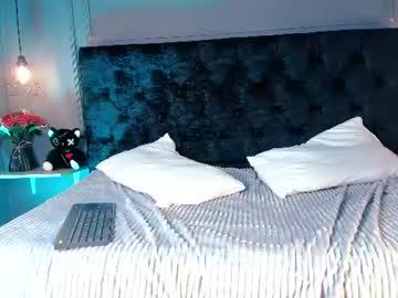 Watch _hassay_ performing live on BoomCams free cam network