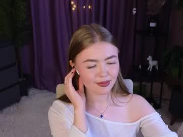 Watch _liilcrystal_ performing live on BoomCams free cam network