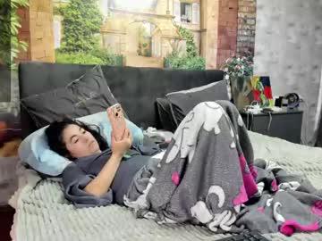 Watch _litteangie_ performing live on BoomCams free cam network