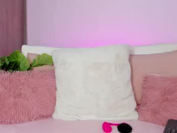 Watch _mia_sweett1 performing live on BoomCams free cam network