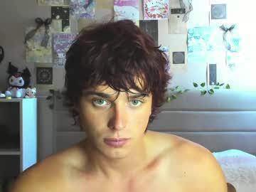 Watch _p_l_u_r_ performing live on BoomCams free cam network