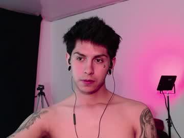 Watch _snakee_ performing live on BoomCams free cam network