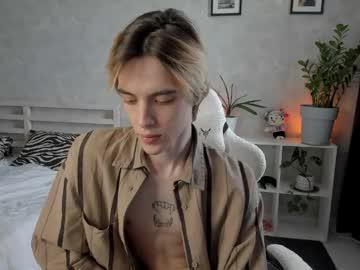 Watch abslut performing live on BoomCams free cam network