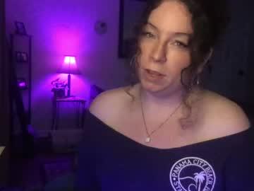 Watch addiebby00 performing live on BoomCams free cam network