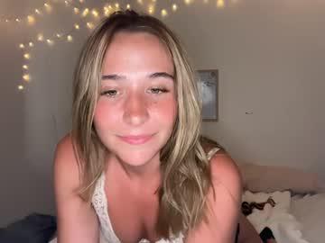 Watch addisonn3 performing live on BoomCams free cam network