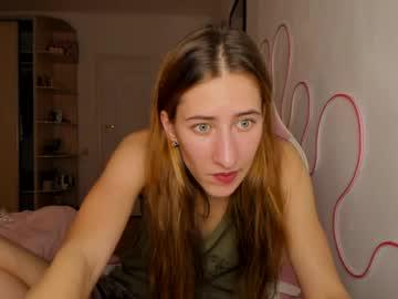 Watch adellqueen performing live on BoomCams free cam network