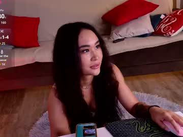 Watch aidaellis performing live on BoomCams free cam network