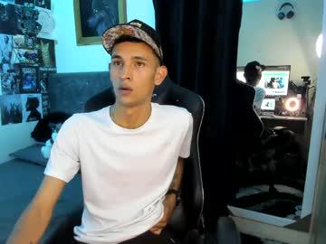 Watch alan_north performing live on BoomCams free cam network