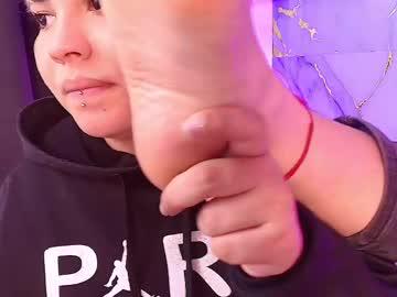 Watch alaska_dahian performing live on BoomCams free cam network