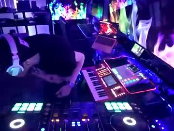 Watch albinokingcurvegod performing live on BoomCams free cam network