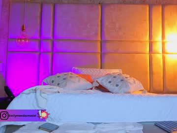 Watch alessialondon performing live on BoomCams free cam network