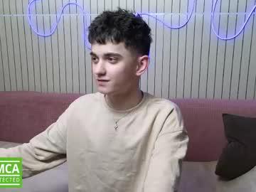 Watch alexander_18_xxl performing live on BoomCams free cam network