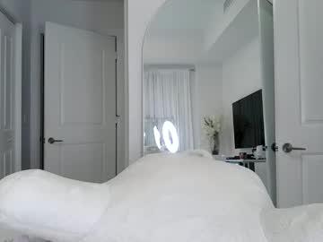 Watch alexandragabrielle performing live on BoomCams free cam network