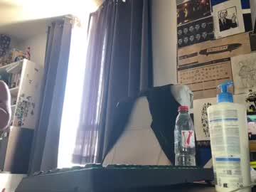 Watch alexthefootman performing live on BoomCams free cam network