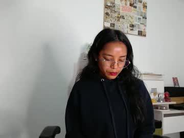 Watch alia054 performing live on BoomCams free cam network