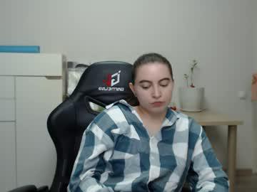 Watch alice_________________________ performing live on BoomCams free cam network