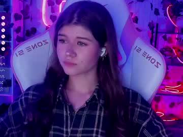 Watch alice_tails performing live on BoomCams free cam network