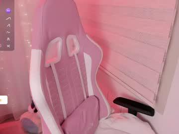 Watch alice_wiinter performing live on BoomCams free cam network