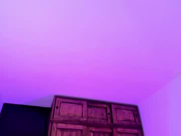 Watch alicee_2 performing live on BoomCams free cam network