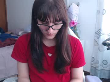 Watch alicia_love29 performing live on BoomCams free cam network