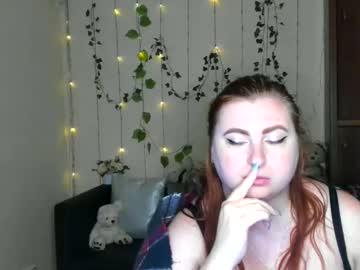 Watch alicia_side_red performing live on BoomCams free cam network
