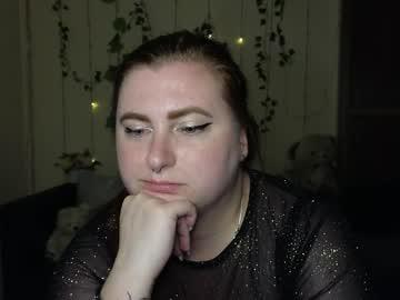 Watch aliciaaared_kis performing live on BoomCams free cam network