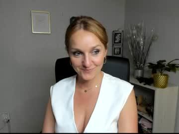 Watch alicialux performing live on BoomCams free cam network