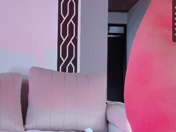 Watch alira_hwz performing live on BoomCams free cam network