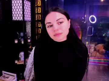 Watch alma_pearl performing live on BoomCams free cam network