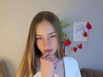 Watch alma_west performing live on BoomCams free cam network