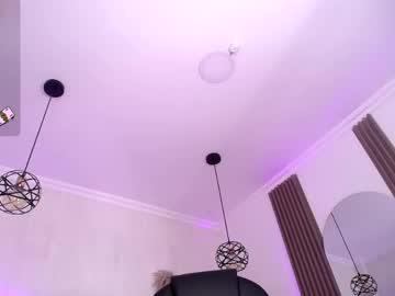 Watch amara_davis1 performing live on BoomCams free cam network