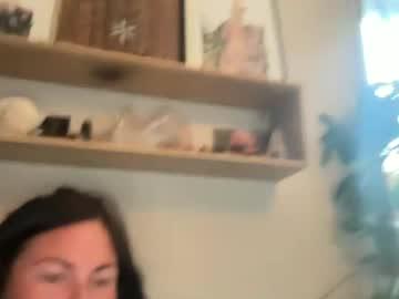 Watch ambermoss7 performing live on BoomCams free cam network