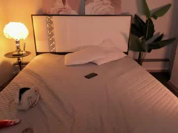Watch ameli18 performing live on BoomCams free cam network