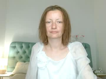 Watch anastasia_skyy performing live on BoomCams free cam network