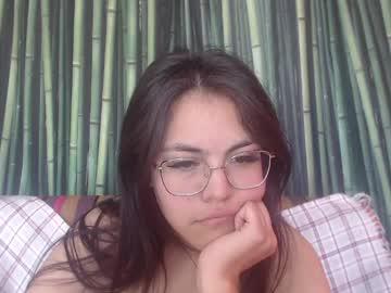 Watch anda_here performing live on BoomCams free cam network