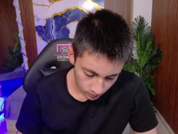 Watch andres_tay performing live on BoomCams free cam network