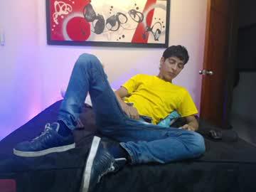 Watch andrescoll25 performing live on BoomCams free cam network