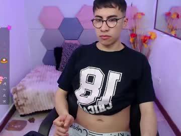 Watch andy_norton performing live on BoomCams free cam network