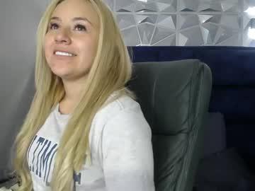 Watch angel_white25 performing live on BoomCams free cam network