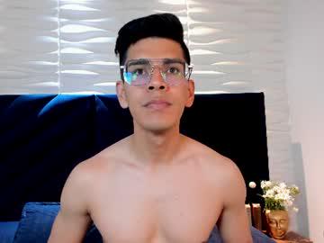 Watch angeldivaco_ performing live on BoomCams free cam network