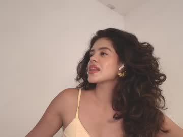 Watch angelinarosss_ performing live on BoomCams free cam network