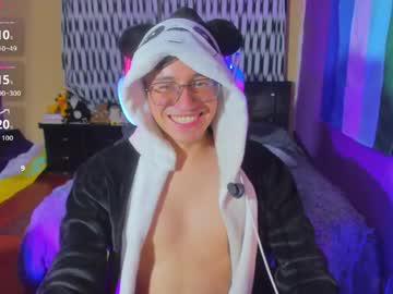 Watch angelito18_twink performing live on BoomCams free cam network