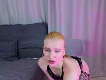 Watch angelluna1 performing live on BoomCams free cam network