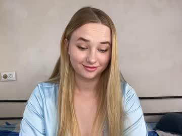 Watch angelmia_92 performing live on BoomCams free cam network