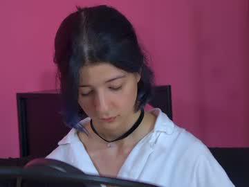 Watch anneavelin performing live on BoomCams free cam network