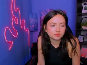 Watch anneta_moon performing live on BoomCams free cam network