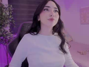 Watch anniebrie performing live on BoomCams free cam network